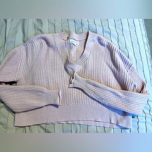 Cropped V neck sweater